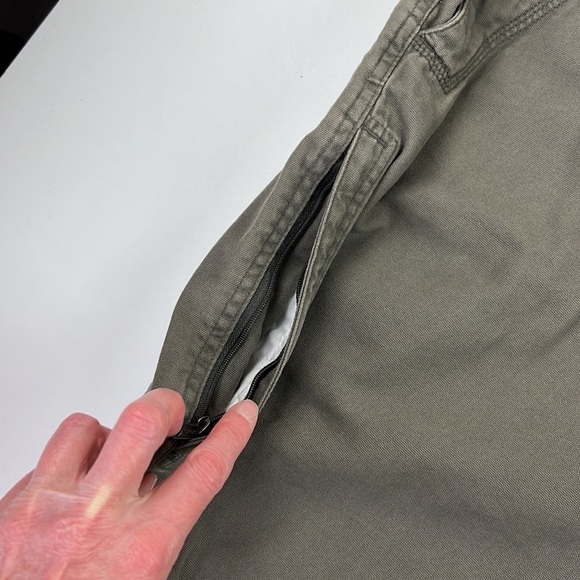 Men's Green Khaki Columbia Shorts - Picture 4 of 9